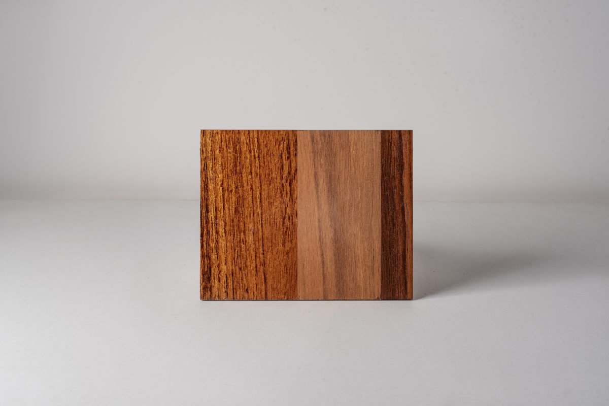 Varnish for wood of natural Baltic amber
